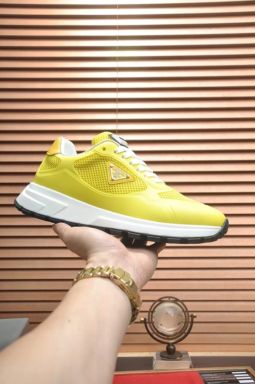 Men's shoes 💰580💶 [PRADA] Top original items, new seasonal styles, high-quality original items, top-grade high-mercerized cowhide combined with original breathable fabric + imported glue, imported stretch fabric inside with original cowhide feet, original thick outsole! Quality guaranteed! Code 38-45 (45 customized)